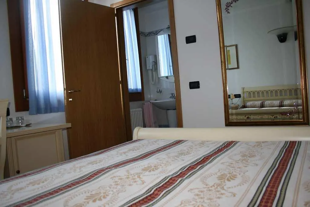 Hotel Ristorante La Rua 3*, Carre